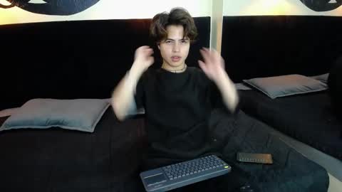 collinstone online show from February 2025 08:21:01 PM