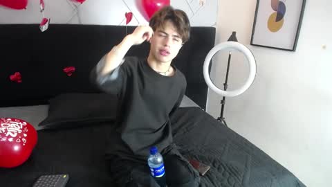 collinstone online show from February 2025 07:49:01 PM