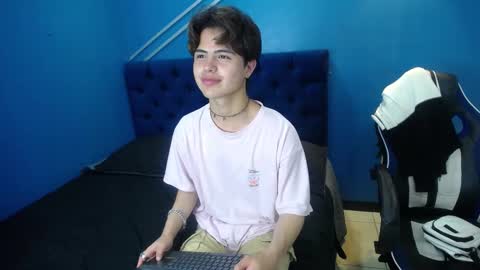 collinstone online show from March 2025 08:48:01 PM