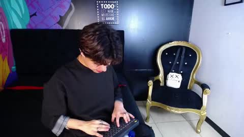 collinstone online show from March 2025 08:52:02 PM