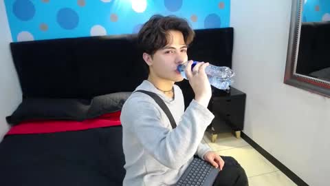 collinstone online show from March 2025 08:56:01 PM