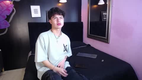 collinstone online show from October 2025 06:19:02 PM