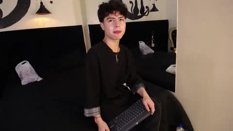 collinstone online show from October 2025 03:23:02 PM