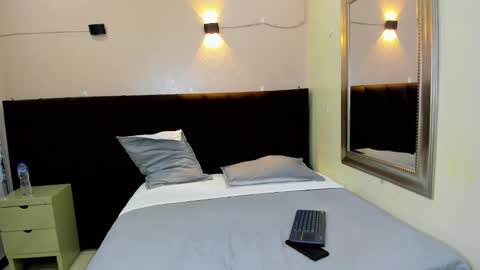 collinstone online show from November 2025 07:02:02 PM