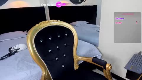 collinstone online show from November 2025 07:59:01 PM