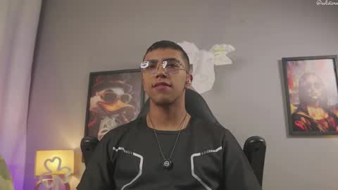 colstorw_ online show from March 2026 10:33:02 AM