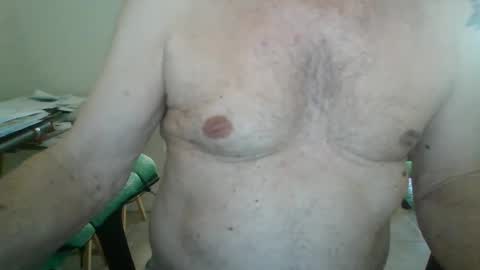 Snapshot of comeonmymouth chatting on February 2025 05:51:01 PM comeonmymouth online show from February 2025 05:51:01 PM