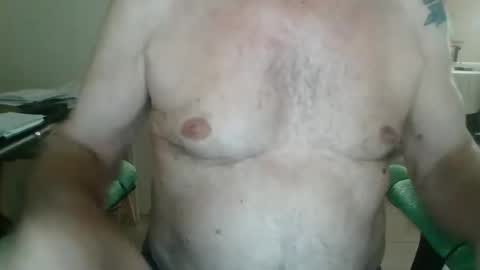 Snapshot of comeonmymouth chatting on October 2025 07:02:01 PM comeonmymouth online show from October 2025 07:02:01 PM