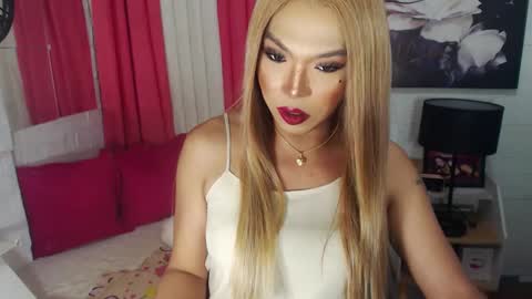 Snapshot of commanderofsexx chatting on January 2025 12:45:01 AM QUEEN SABRINA online show from January 2025 12:45:01 AM