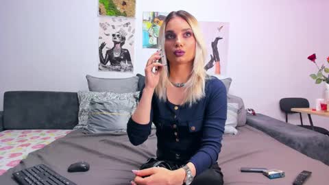 Snapshot of confidentmistress chatting on September 2025 04:10:02 PM GoddessA online show from September 2025 04:10:02 PM