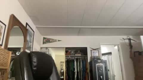 cookoosnest online show from October 2025 04:43:01 AM