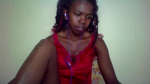Snapshot of coquine_lara chatting on April 2026 02:19:01 PM coquine_lara online show from April 2026 02:19:01 PM