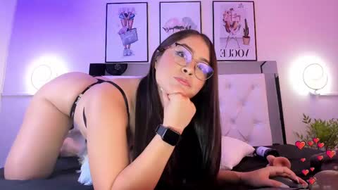 Snapshot of corachandler chatting on February 2025 11:12:01 PM Cora online show from February 2025 11:12:01 PM