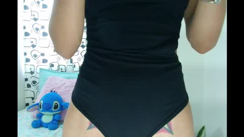 Snapshot of coral_davis chatting on January 2025 10:43:01 PM Coral online show from January 2025 10:43:01 PM