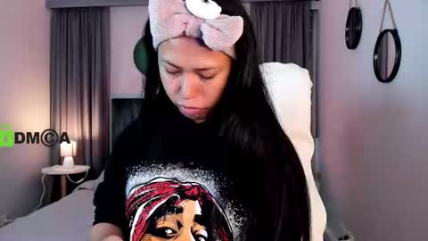 Snapshot of coralinericce_ chatting on October 2025 12:40:02 AM Coral Stefani online show from October 2025 12:40:02 AM