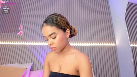 coralineross_ online show from October 2025 10:55:01 AM