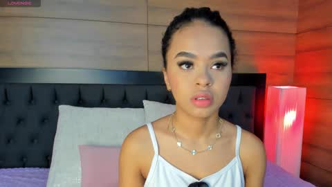 coralineross_ online show from December 2025 10:55:01 AM