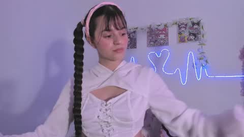 Coraline uwu     Bienvenidos al dulce mundo de Coraline    Hola amores soy Coraline  Una chica  tierna juguetona online show from May 2026 12:04:01 AM