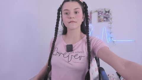 Coraline uwu     Bienvenidos al dulce mundo de Coraline    Hola amores soy Coraline  Una chica  tierna juguetona online show from June 2026 06:13:01 PM