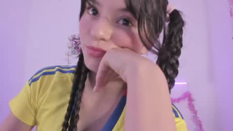 Coraline uwu     Bienvenidos al dulce mundo de Coraline    Hola amores soy Coraline  Una chica  tierna juguetona online show from June 2026 10:32:01 PM