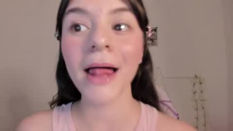 Coraline uwu     Bienvenidos al dulce mundo de Coraline    Hola amores soy Coraline  Una chica  tierna juguetona online show from July 2026 11:58:02 PM