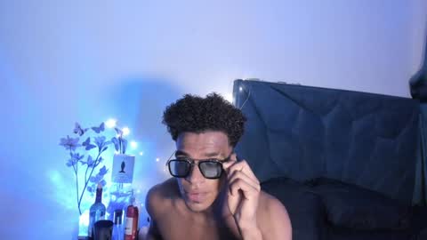 Snapshot of coreyglover chatting on December 2024 01:36:01 AM CoreyGlover online show from December 2024 01:36:01 AM