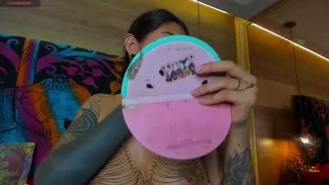 Cori online show from November 2025 04:16:01 AM