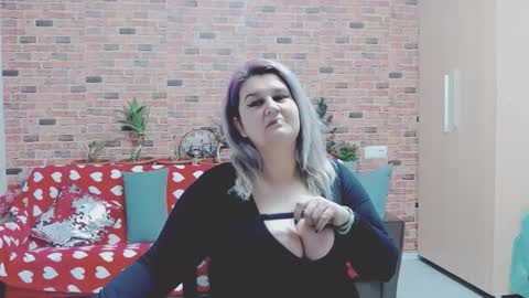 Elisa online show from January 2025 07:37:01 PM