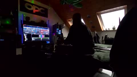 Snapshot of cosmicdreamer690 chatting on October 2025 10:04:01 AM CosmicDreamer690 online show from October 2025 10:04:01 AM