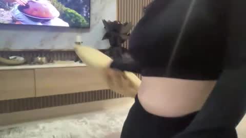 Snapshot of cosmo_blondiee chatting on September 2025 09:00:01 AM cosmo_blondiee online show from September 2025 09:00:01 AM