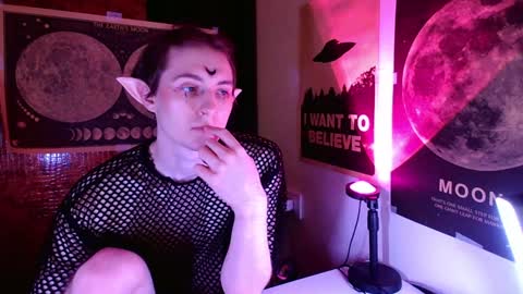 Snapshot of cosmonudes chatting on December 2024 07:27:02 PM Barry online show from December 2024 07:27:02 PM