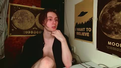 Snapshot of cosmonudes chatting on February 2025 03:15:02 PM Barry online show from February 2025 03:15:02 PM