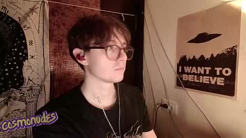 Snapshot of cosmonudes chatting on November 2025 09:19:02 PM Barry online show from November 2025 09:19:02 PM