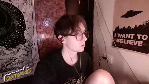 Snapshot of cosmonudes chatting on November 2025 05:46:01 PM Barry online show from November 2025 05:46:01 PM