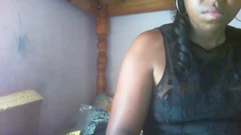 Snapshot of couleur_vanille chatting on January 2025 12:48:02 PM couleur_vanille online show from January 2025 12:48:02 PM