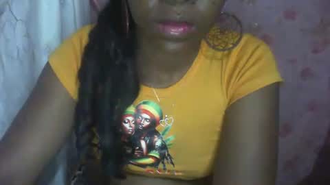 Snapshot of couleur_vanille chatting on November 2025 11:48:01 PM couleur_vanille online show from November 2025 11:48:01 PM