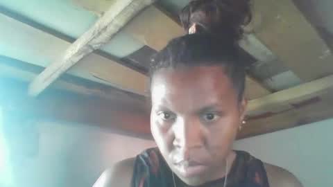 Snapshot of couleur_vanille chatting on April 2026 05:55:01 AM couleur_vanille online show from April 2026 05:55:01 AM