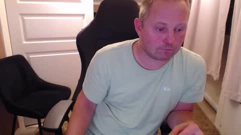 couple3845 online show from November 2025 07:45:01 PM