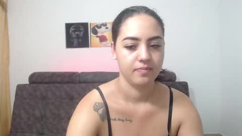 Snapshot of couple_sexandlove chatting on March 2025 12:00:01 PM ALEJANDRO Y EMILY online show from March 2025 12:00:01 PM