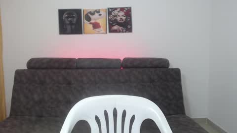 Snapshot of couple_sexandlove chatting on March 2025 01:56:02 PM ALEJANDRO Y EMILY online show from March 2025 01:56:02 PM