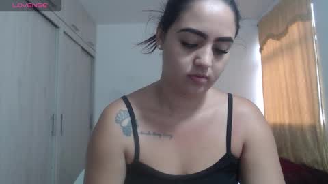 Snapshot of couple_sexandlove chatting on October 2025 01:31:02 PM ALEJANDRO Y EMILY online show from October 2025 01:31:02 PM