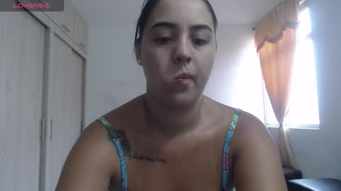 Snapshot of couple_sexandlove chatting on November 2025 03:39:01 PM ALEJANDRO Y EMILY online show from November 2025 03:39:01 PM