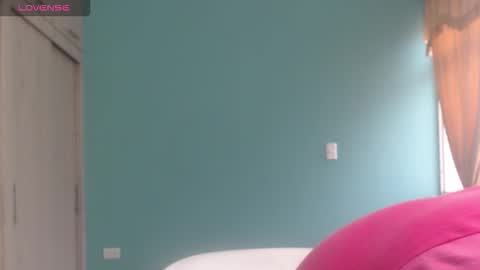 Snapshot of couple_sexandlove chatting on December 2025 12:31:02 PM ALEJANDRO Y EMILY online show from December 2025 12:31:02 PM