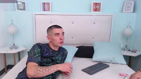 lola y juan online show from February 2025 03:42:02 AM