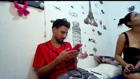Snapshot of coupleeswetthott chatting on February 2026 04:28:02 PM coupleeswetthott online show from February 2026 04:28:02 PM