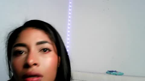Snapshot of coupleeswetthott chatting on April 2026 11:31:01 PM coupleeswetthott online show from April 2026 11:31:01 PM