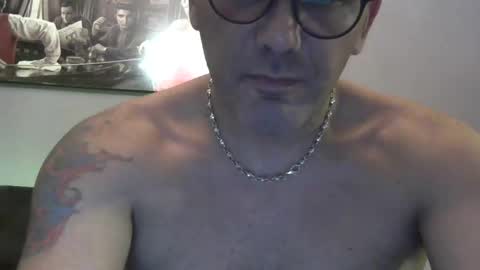 Snapshot of couplehootxxx chatting on January 2025 03:22:01 PM julia and don online show from January 2025 03:22:01 PM