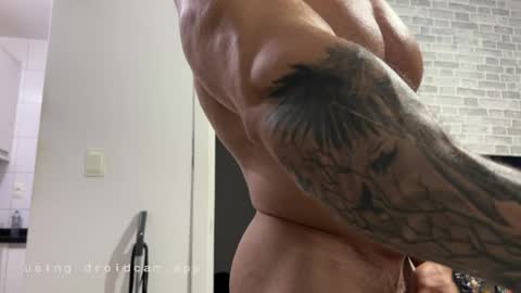 couplemuscle40 online show from April 2026 01:17:01 AM