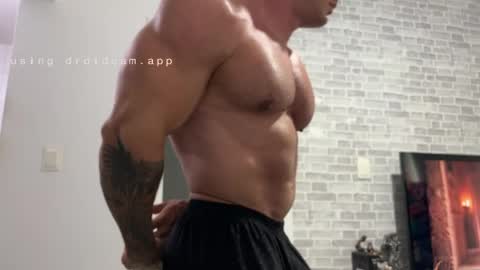 couplemuscle40 online show from April 2026 05:57:01 PM