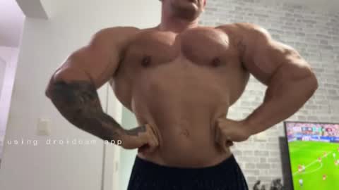 couplemuscle40 online show from June 2026 06:27:01 PM